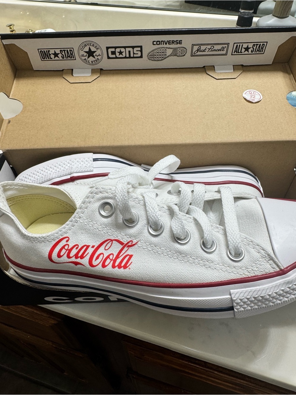 Converse - Picture 2 of 6